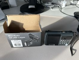 Mini-Radio mit LED-Lampe