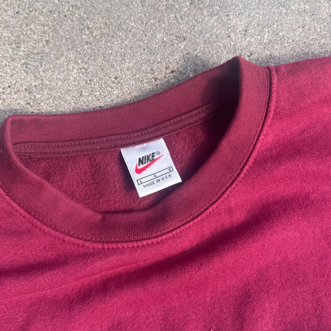 Pullover & Sweatshirts: Nike vintage 90s burgundy sweatshirt retro pull – Gebraucht aus St. Gallen von sourced_limited 2