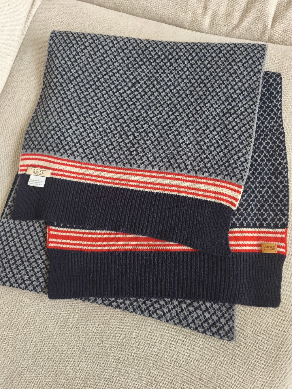 Foulard & Sciarpe: Aigle Schal Wolle gross – Nuovo (secondo la descrizione) da Winterthur venduto da kat_9fqy 1