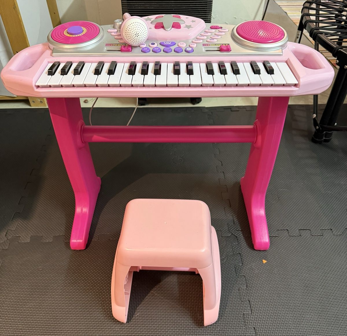 Giocattoli: Pink Kinder-Keyboard mit Hocker – Usato da Rudolfstetten venduto da rah_lc89