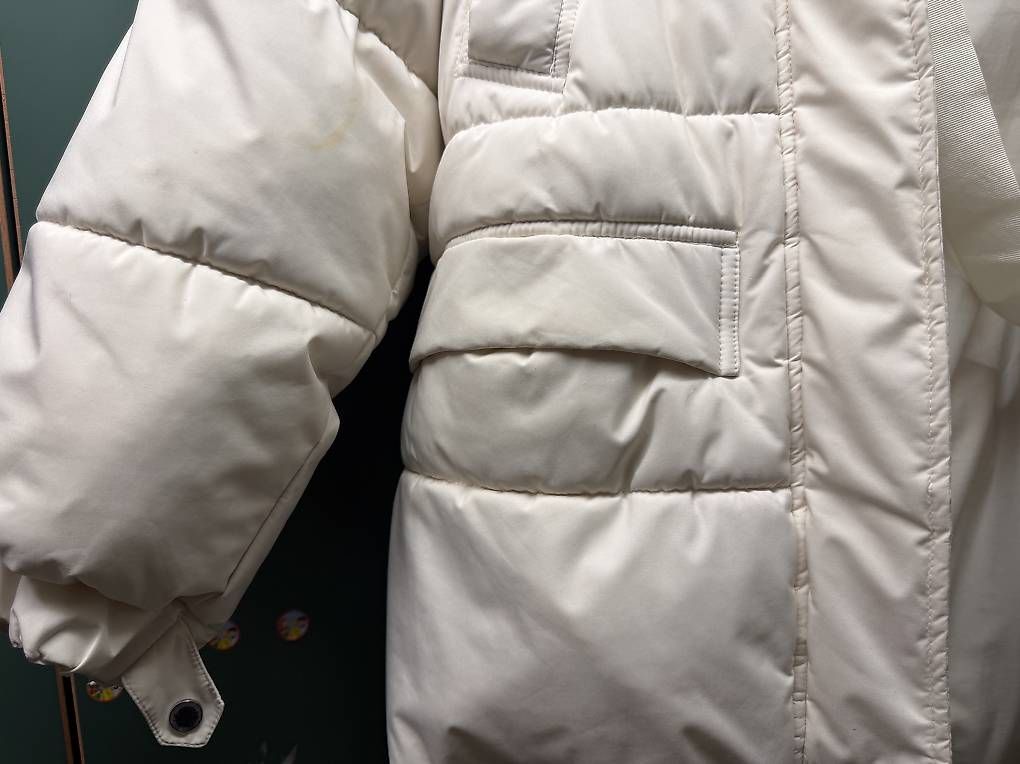 Vestes: ZARA DAUNENJACKE MIT KAPUZE – D'occasion à Märstetten par sha_9p7c 1