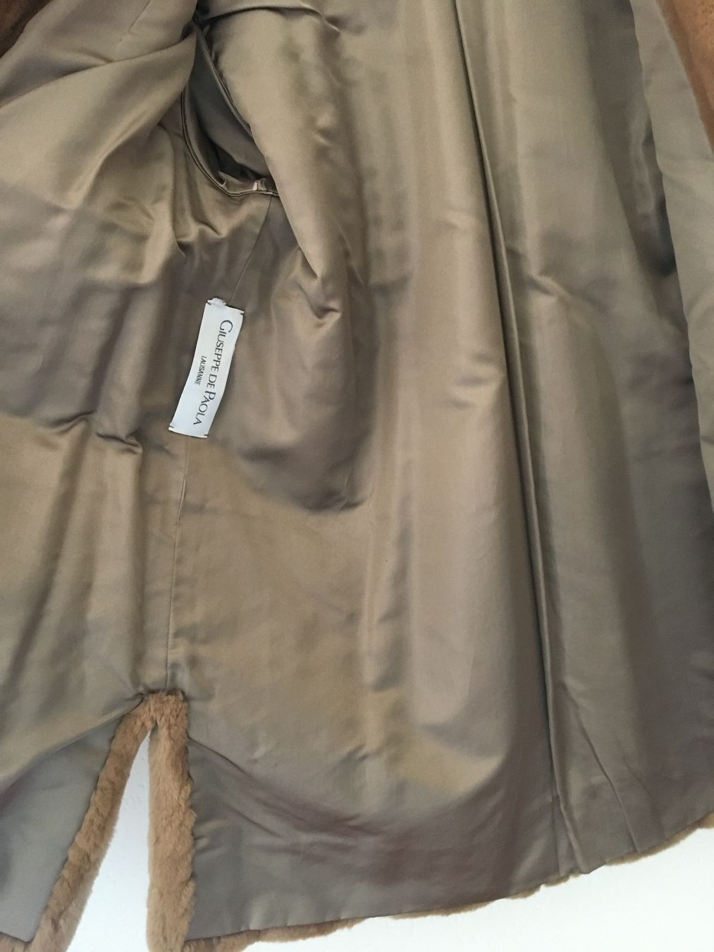 Mäntel: Manteau de fourrure – Gebraucht aus Vufflens-le-Château von vcourvoisier 2