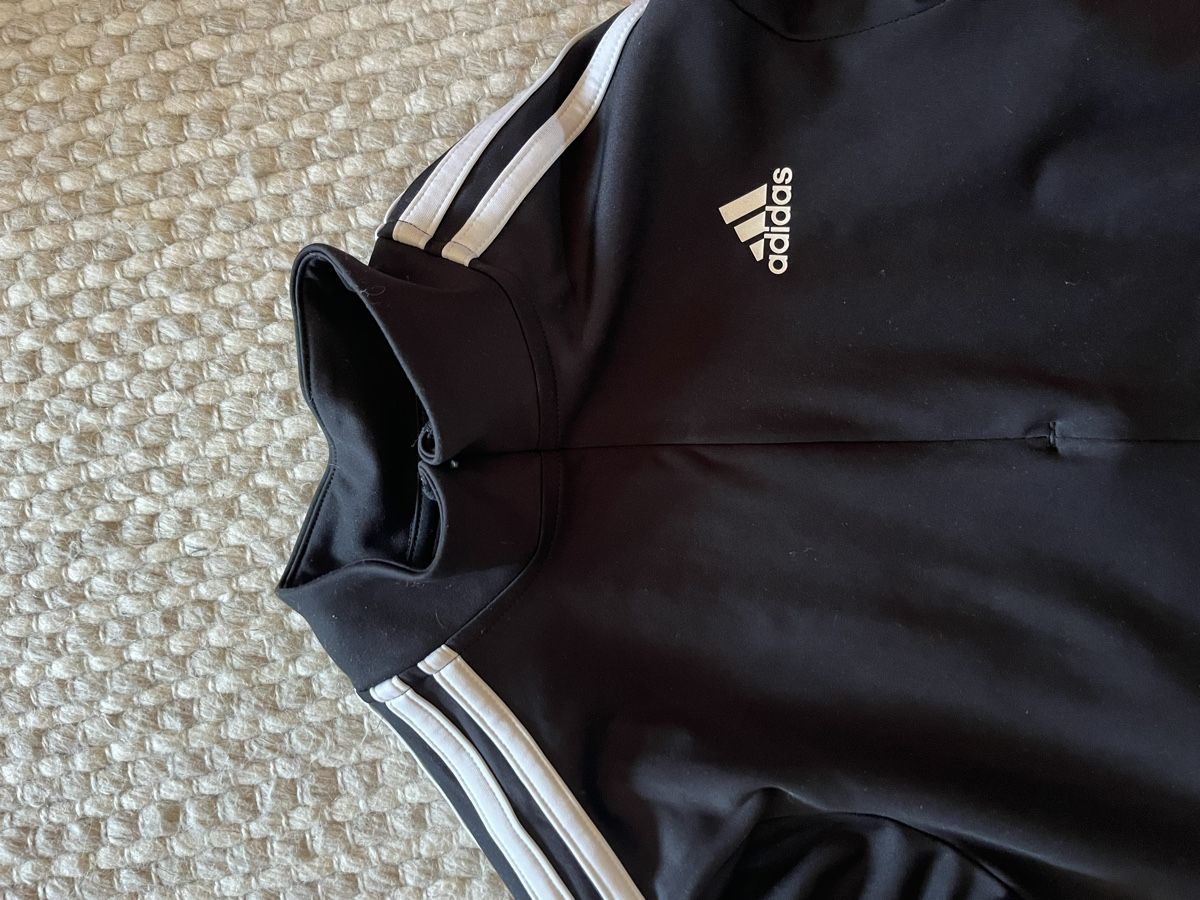 Adidas Top: Sportoberteil Adidas – Usato da Langenthal venduto da Chantililo 1