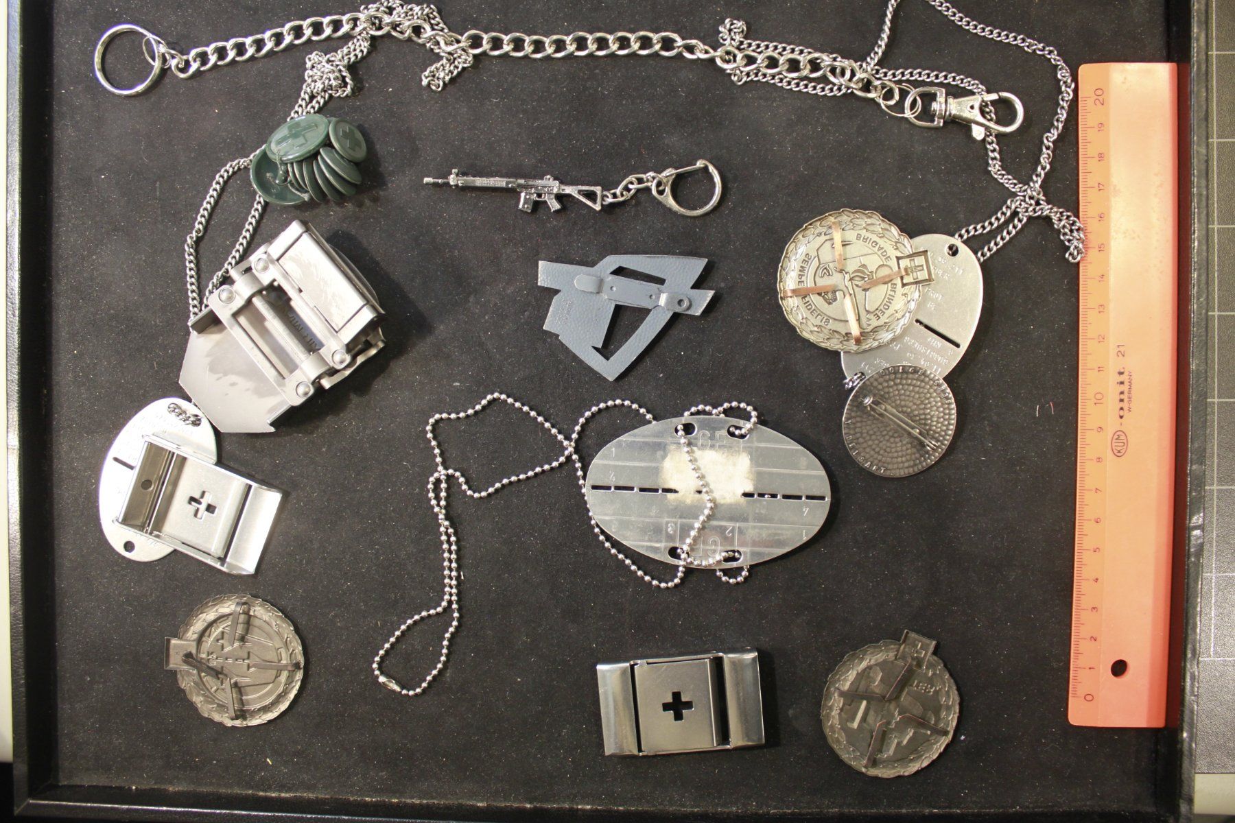 Armée suisse Plaquettes & Badges: lot badges suisse – D'occasion à La plaine par 7A6T2ME 1