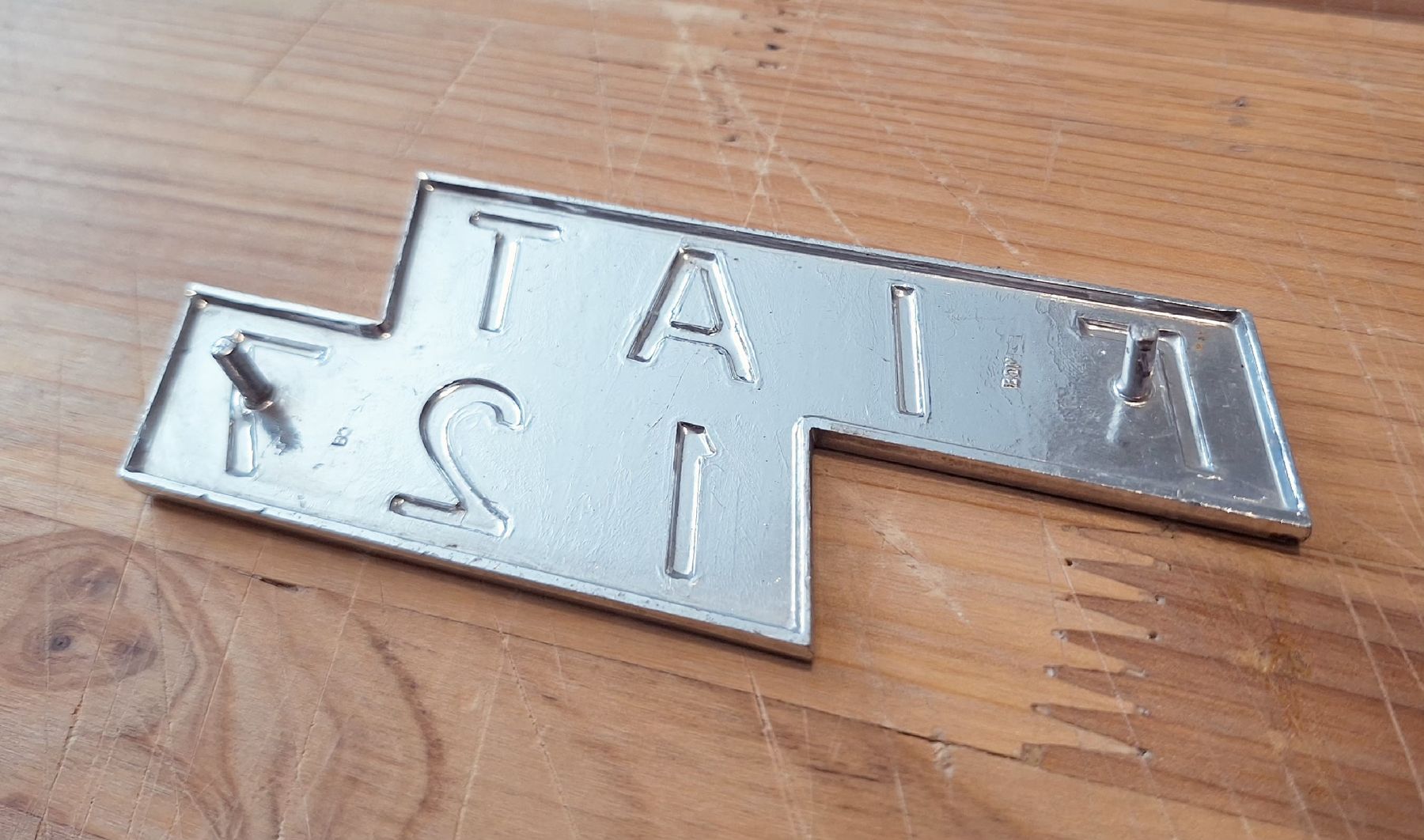 Fiat Tutti pezzi di ricambio auto: Fiat 127 Emblem – Usato da Triesen venduto da BLACKSHEEP75 2