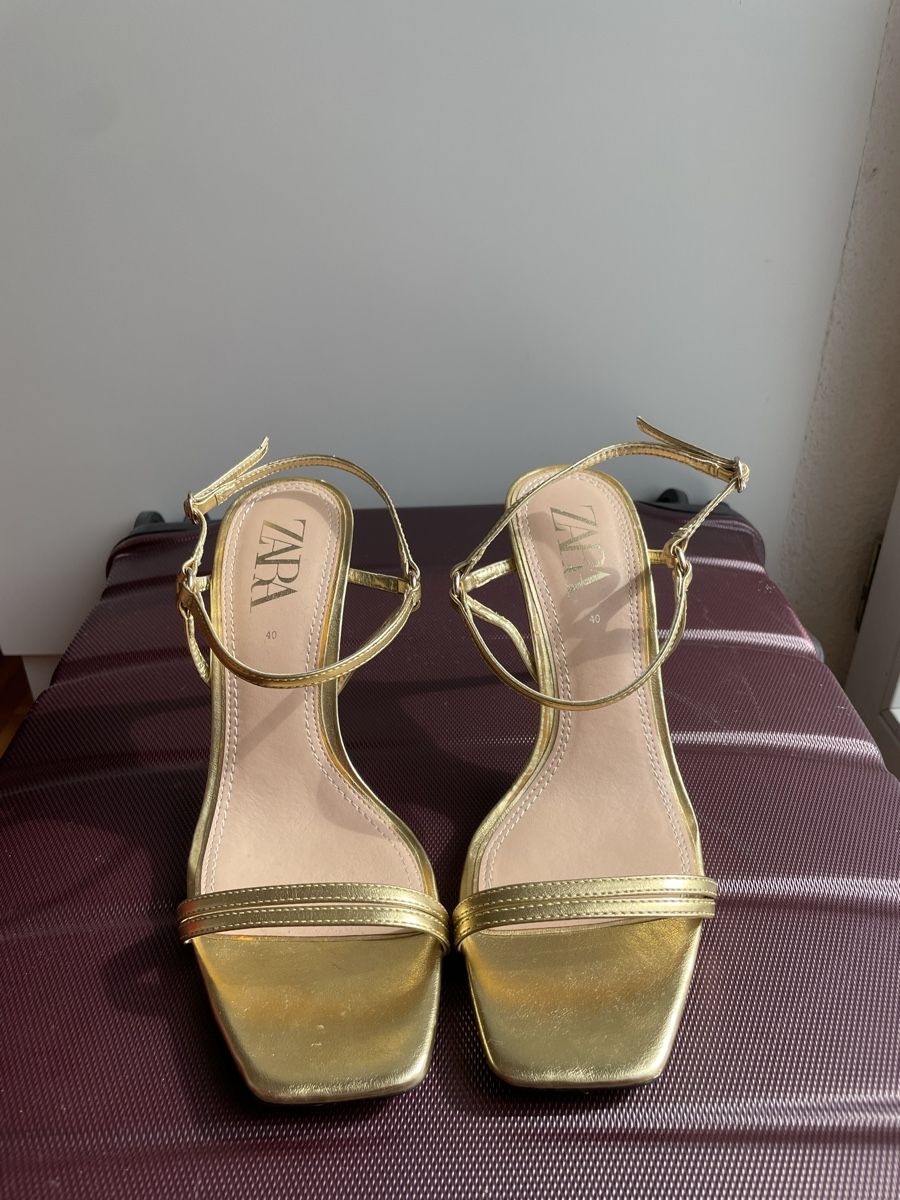 Zara Chaussures femmes: Riemchen High heels goldig Gr. 40 – Neuf (Voir description) à Lengnau BE par DieBiene8 1