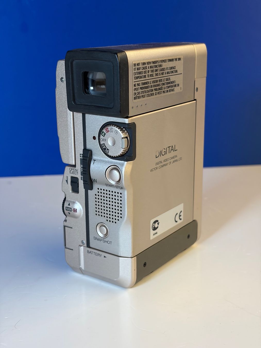 JVC Camcorder: JVC GR-DVX2, 1998 – Gebraucht aus Chur von irog2021 1
