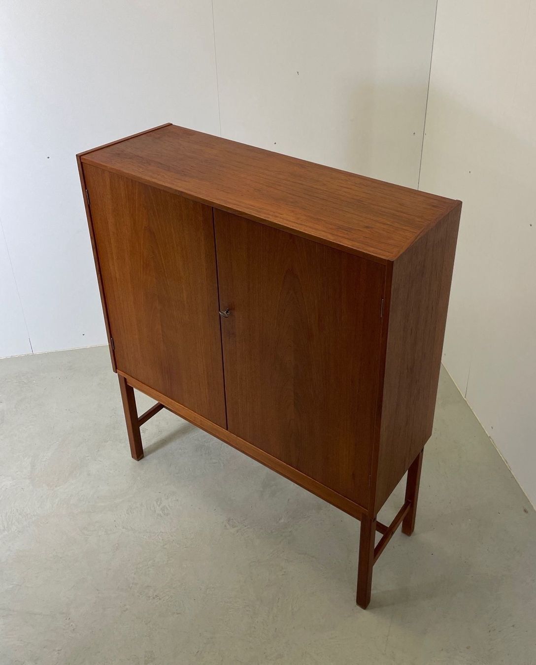 Armadi: MidCentury Teak Barschrank Nils Johnsson 60s – Usato da Basel venduto da MidMod20C 7