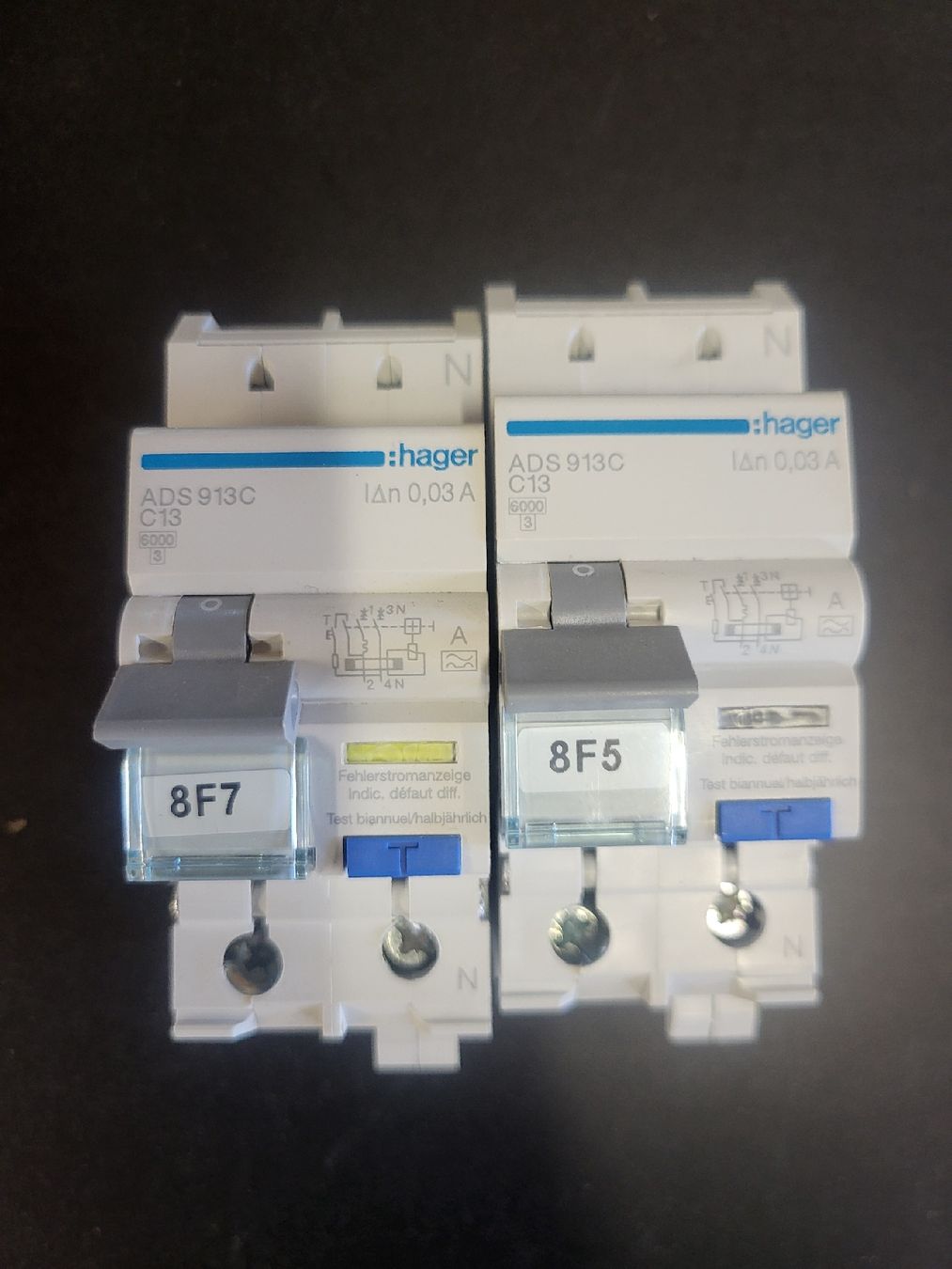 Hager Interrupteurs: 2er Set FILS Hager, LN 13A, 30mA – D'occasion à Alpnach Dorf par str_jdw2