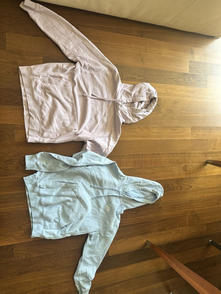 Nike Maglioni & Felpe: 2 Nike Kapuzenpullover (Blau und Lila) – Usato da Killwangen venduto da nin_8t2t