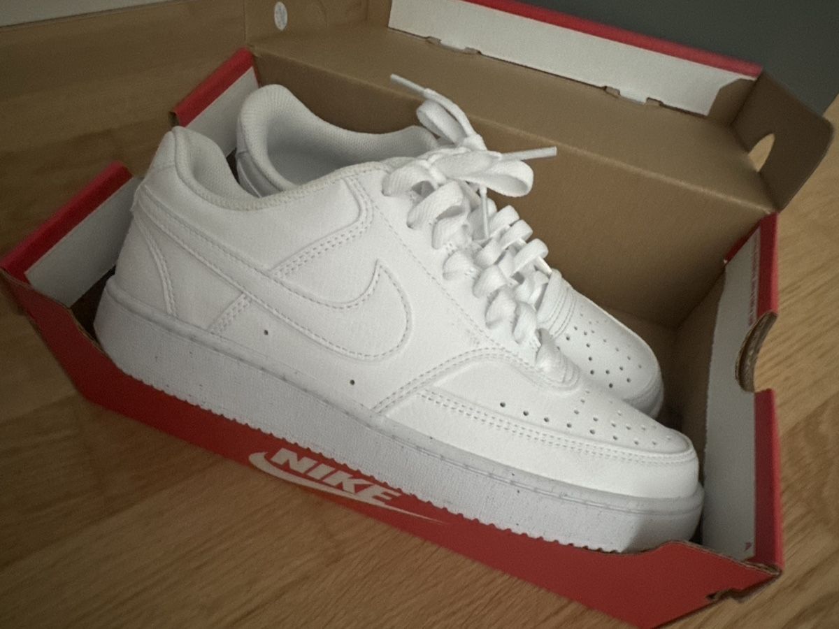 Nike Scarpe da uomo: Nike Schuhe Grösse 38.5 neu – Nuovo e nell'imballaggio originale da Urtenen-Schönbühl venduto da m19_2fdb