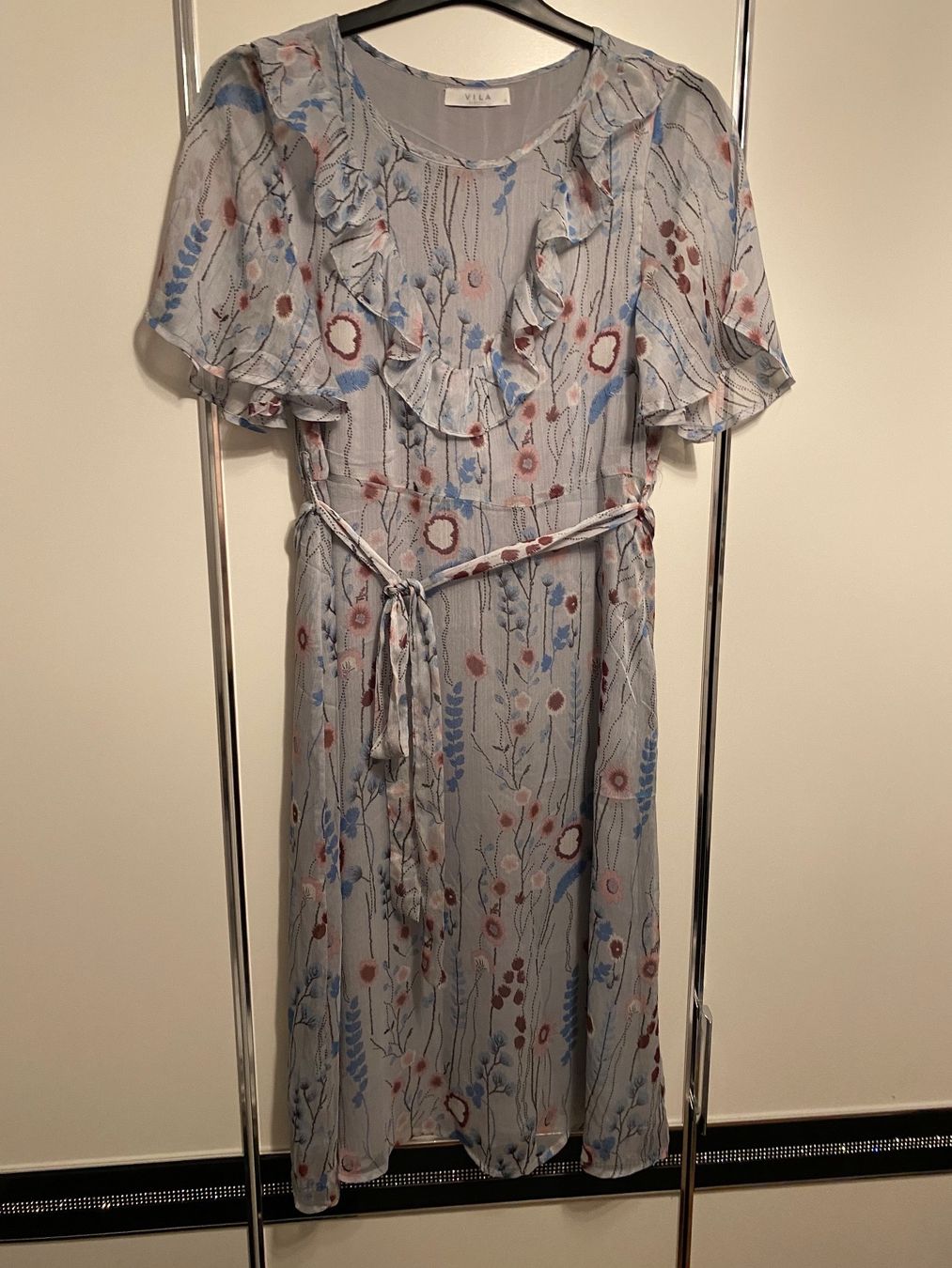 Vila Robes: Damenkleid von VILA gr.38 – D'occasion à Pfungen par Sheki56