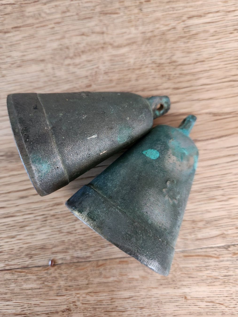 Campanacci mucche: 2 kleine, antike Glocken – Usato da Fanas venduto da Rurero03 3