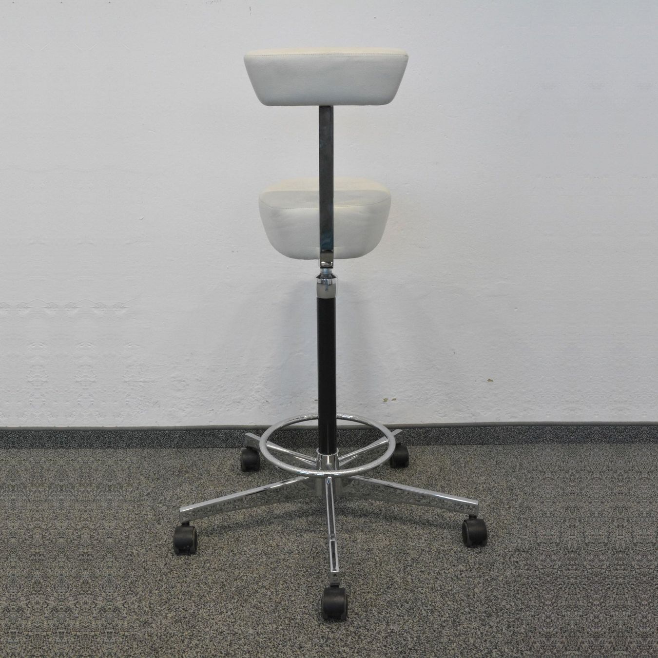 Vitra Sedie: Vitra Nelson Perch Arbeitsstuhl mit Armstütze – Usato da Schönenwerd venduto da mcofficeshop 4