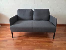 IKEA GLOSTAD 2er-Sofa - kaum gebraucht und neuwertig!