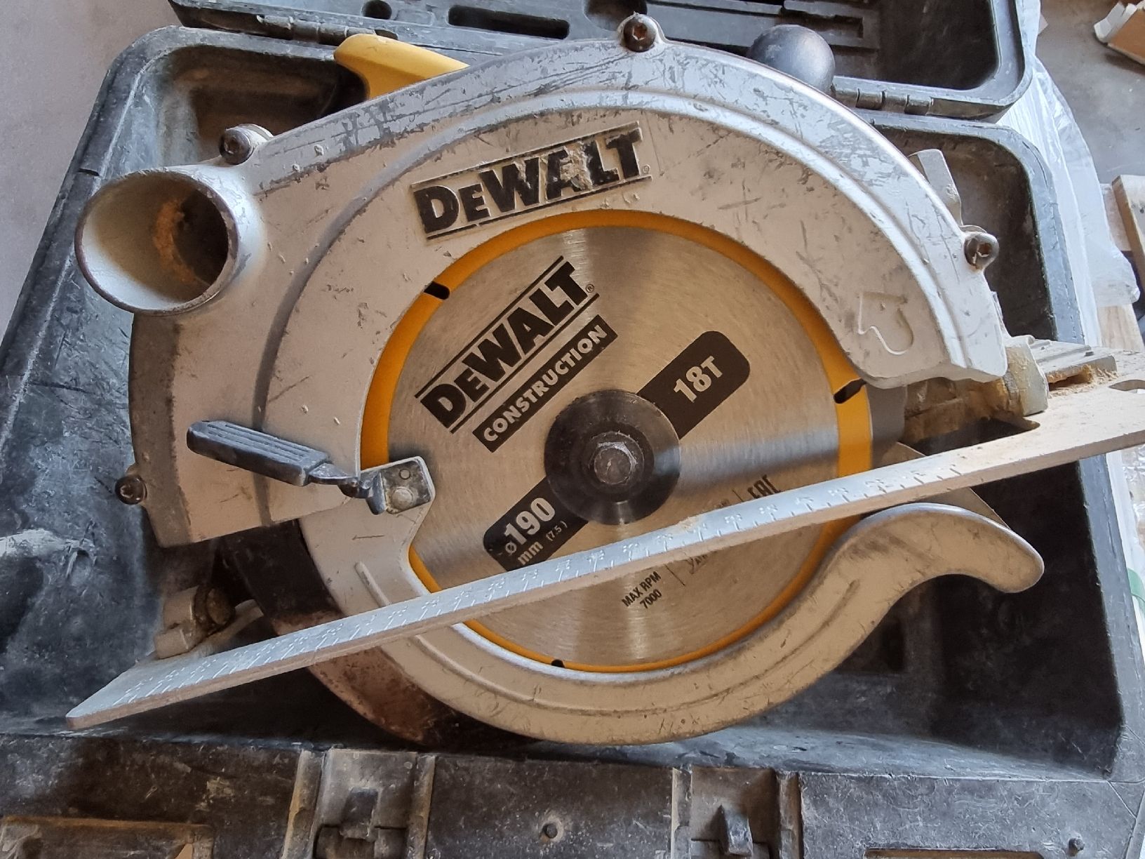 Dewalt Scies: DeWalt Stichsaege  – Défectueux à WIL SG par Sprin319