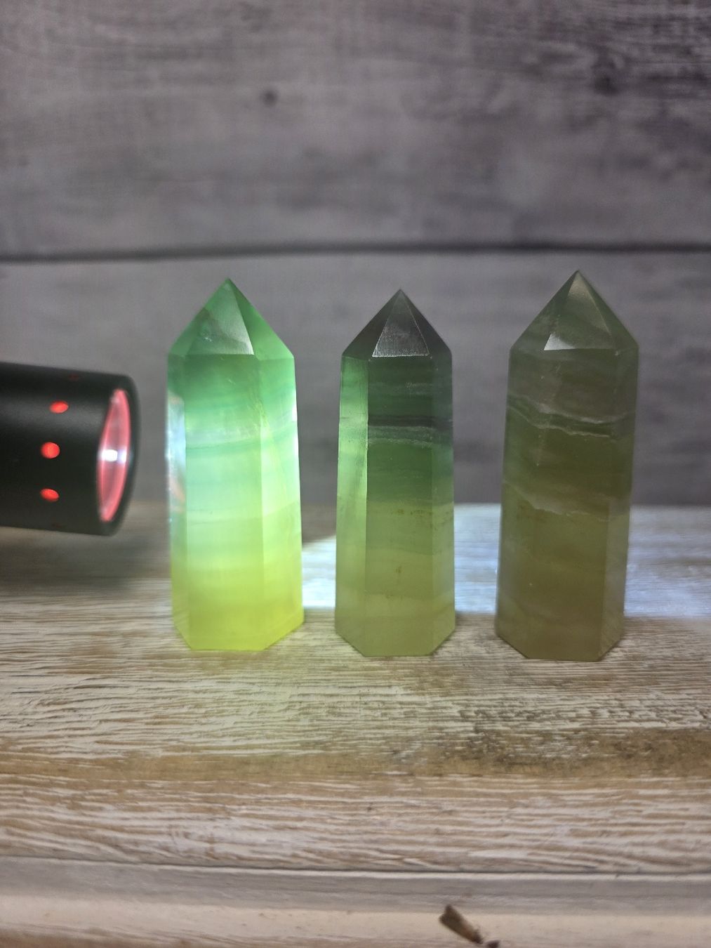Minerali & Pietre curative: 3 grüne Fluorit Obelisken 227g – Nuovo e nell'imballaggio originale da Matzingen venduto da Shay_Crystalz 1