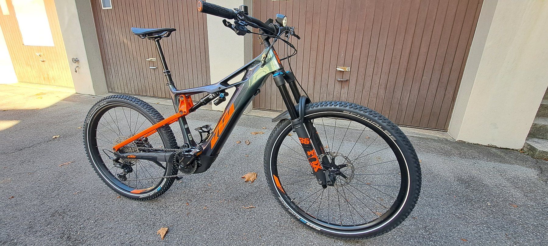 KTM Biciclette: KTM Macina Kapoho Master Fully Carbon E-Bike Shimano XT Bosc – Usato da Oberägeri venduto da 455 5