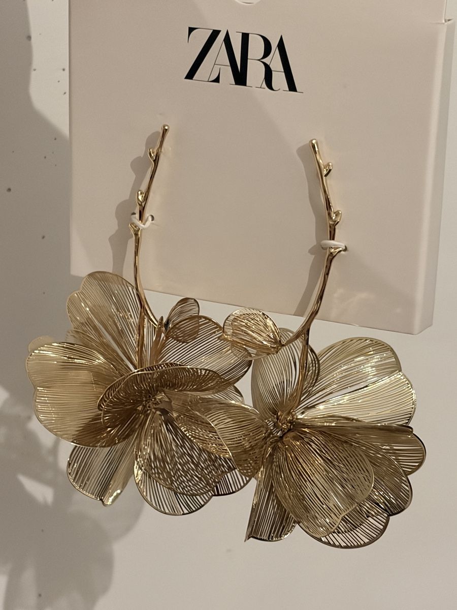 Orecchini pendenti & Orecchini a lobo: Zara Flower Earrings – Nuovo e nell'imballaggio originale da Zug venduto da Tetiana_Pereira 1