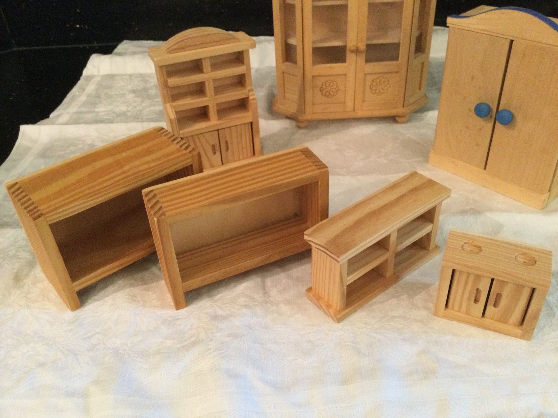 Spielzeuge: Puppenstube Möbel – Gebraucht aus Münchenbuchsee von kruseli 2