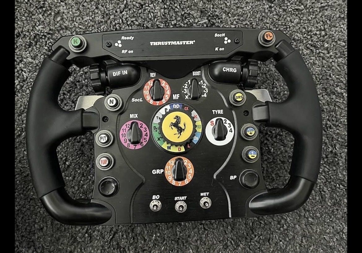 Thrustmaster Manettes: Thrustmaster T300 Ferrari Integral Racing Wheel Alcantara – D'occasion à St. Margrethen SG par Yamaha139 3