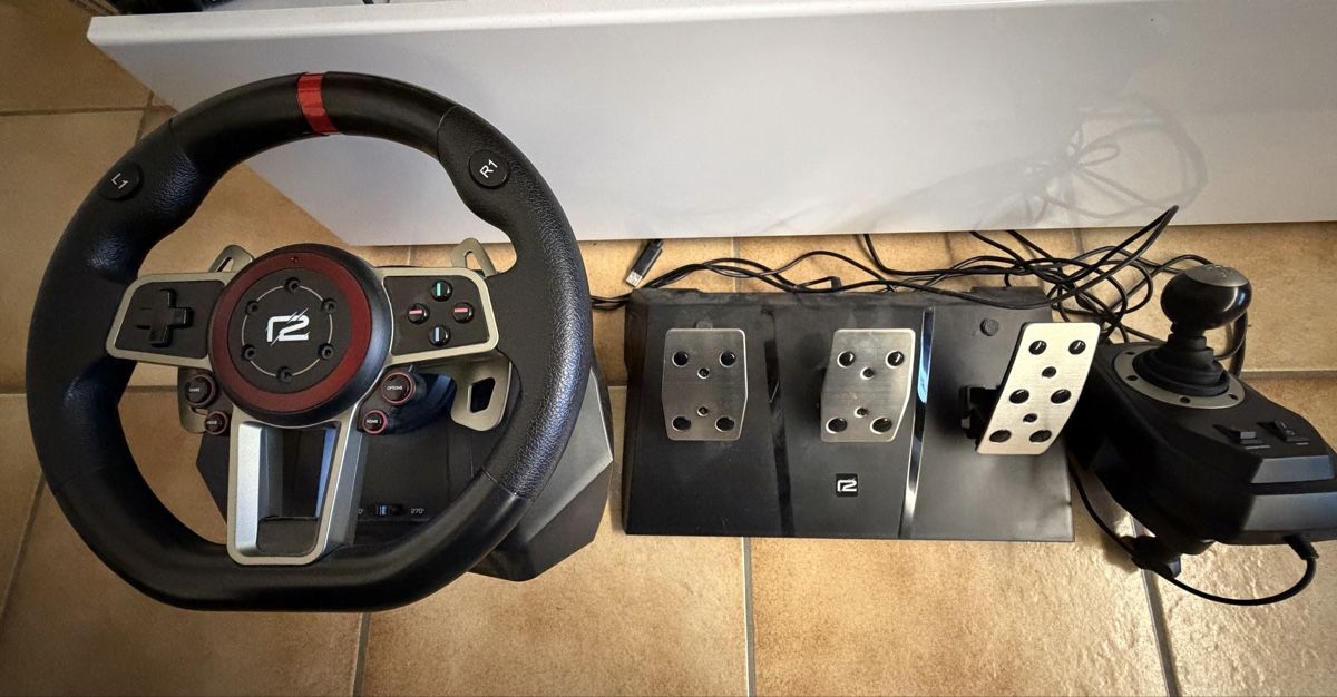 Controller: Volant pour consoles et PC – Usato da Isérables venduto da Titi9