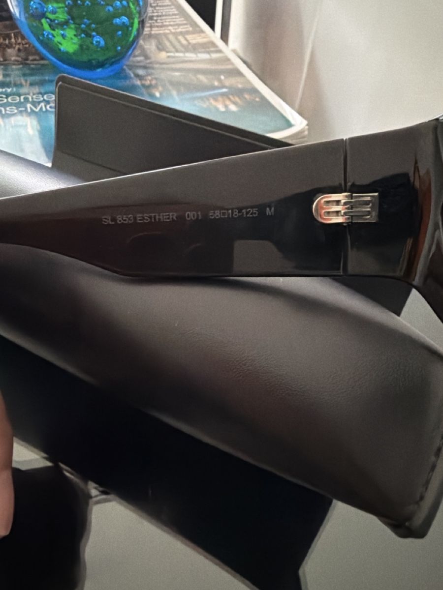 Saint Laurent Occhiali & Lenti: Saint Laurent sunglasses (almost new) – Nuovo (secondo la descrizione) da Genève venduto da val_rp9x 5