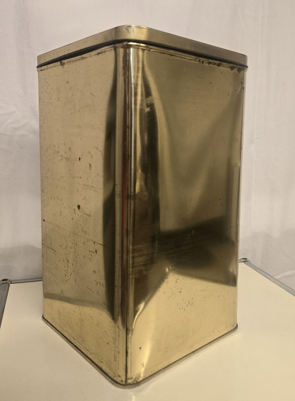 Zuccheriere: Vintage Blechdose in Gold – Usato da Zürich venduto da Bobesfee 2