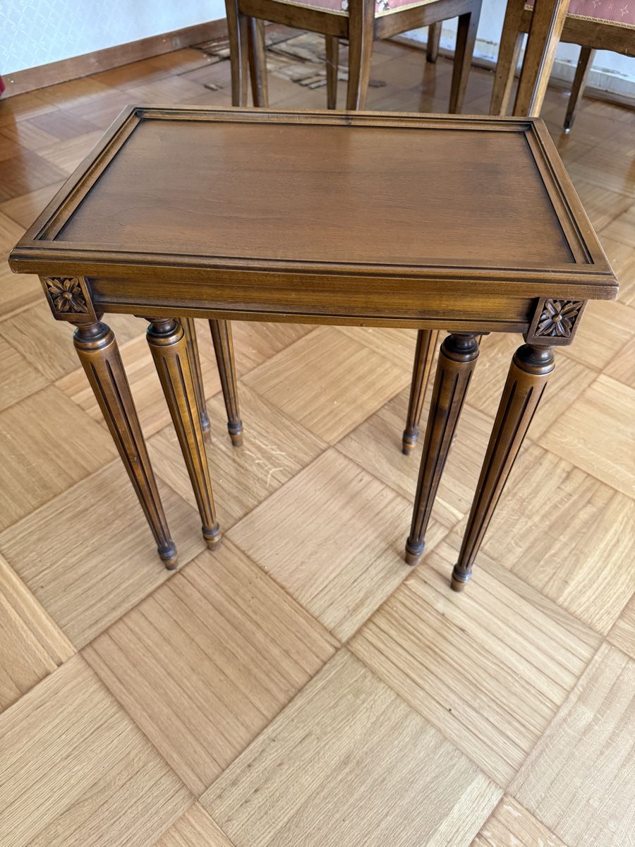 Tables: Petites tables emboîtables style Louis XI – D'occasion à Clarens par Gabi0062