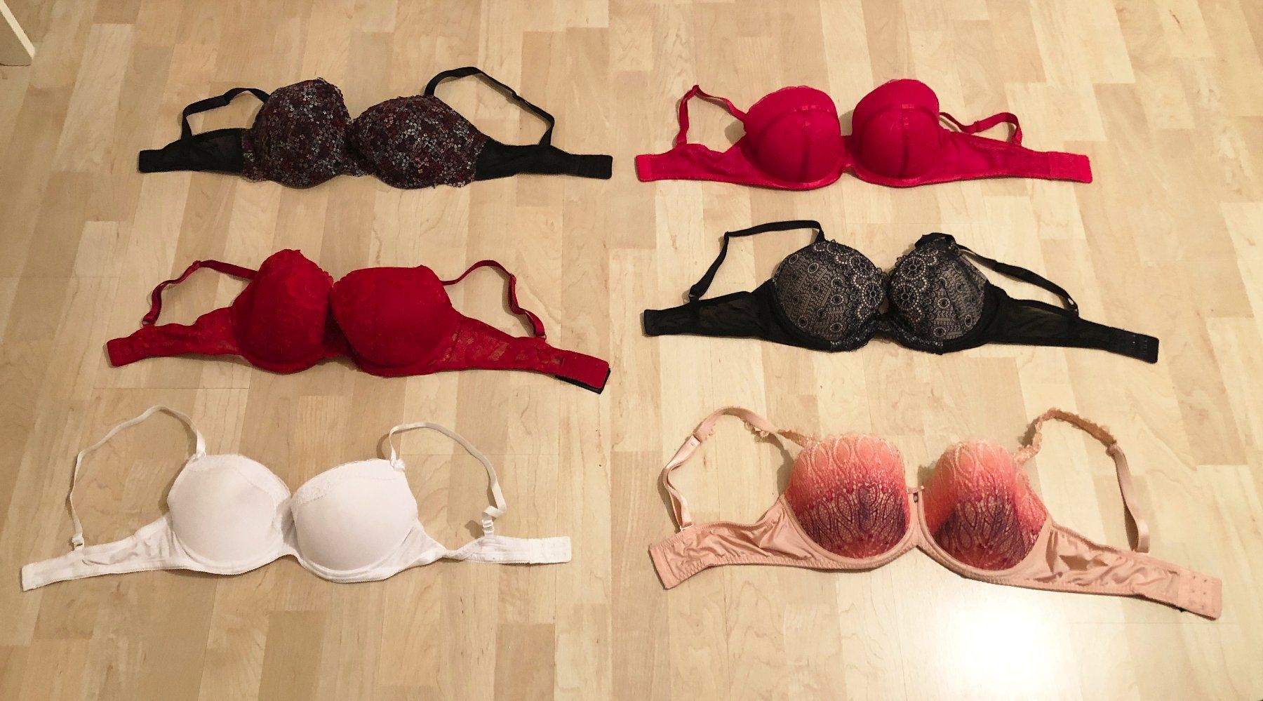 Altra biancheria intima: Büstenhalter Grösse 80D - 6 Stück – Nuovo (secondo la descrizione) da Glattbrugg venduto da Ariel012
