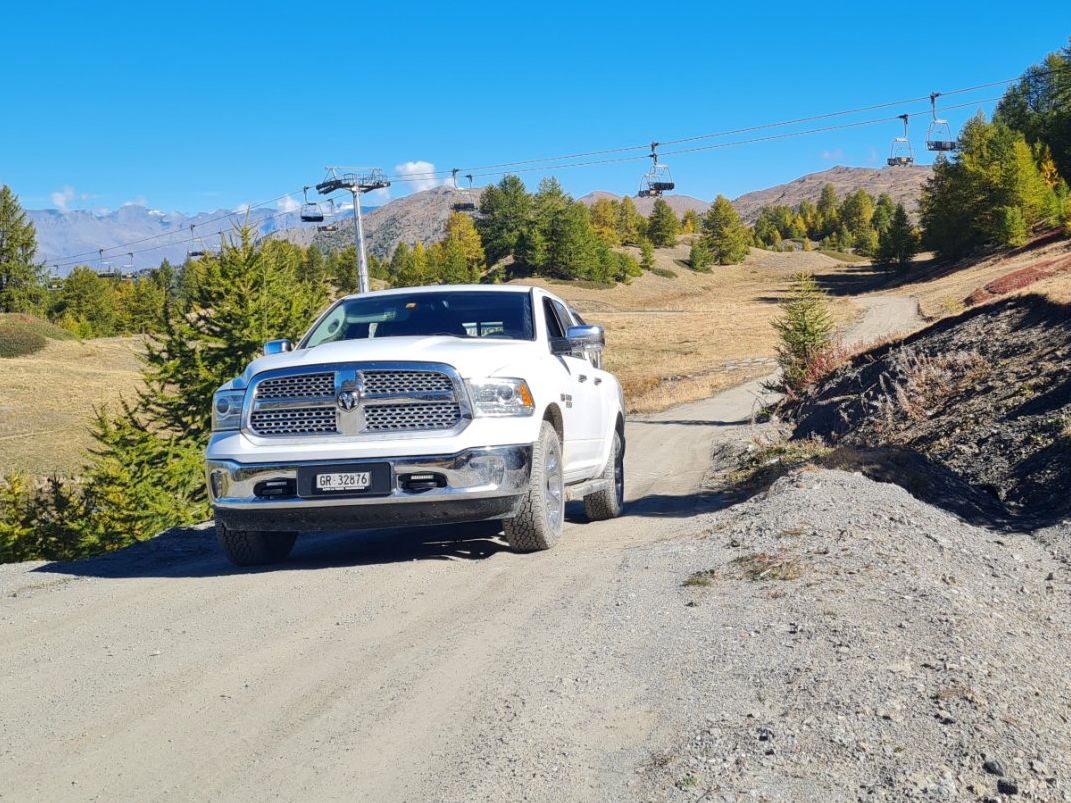 Dodge Autos: Dodge RAM Quad Cab 5.7 V8 HEMI – Gebraucht aus Chur von khu_cz29 1