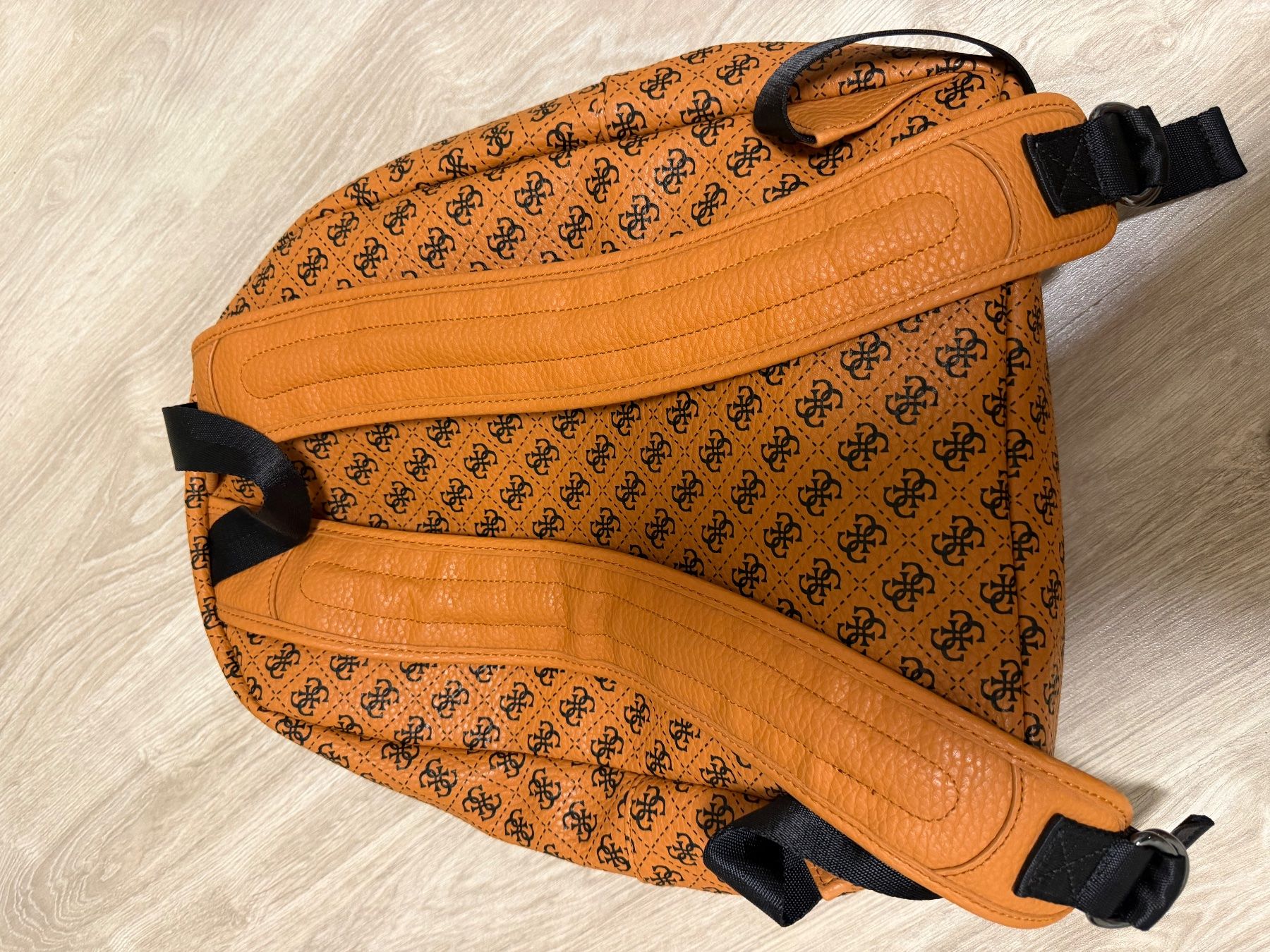 Guess Sacs à dos: Grosser Guess Rucksack – D'occasion à Therwil par ale_7fqs 3