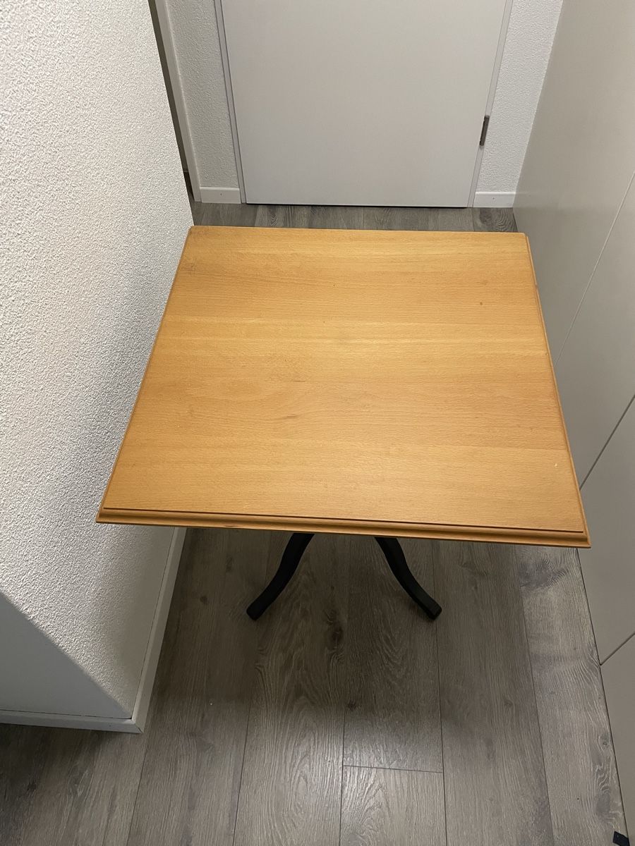 Tavoli: Bistrotisch / Beistelltisches – Usato da Honau venduto da Mamboo1 2