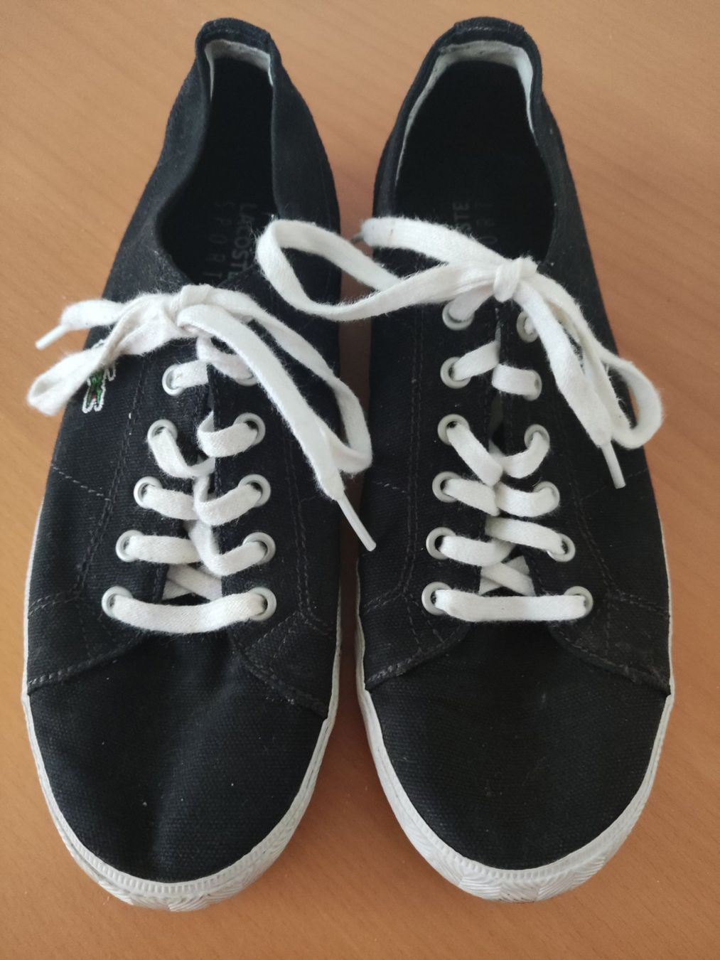 Lacoste Scarpe da donna: Schuhe la coste 37 schwarz – Usato da Münchenbuchsee venduto da Cori1968