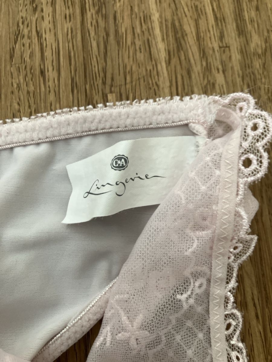 Altra biancheria intima: Dessous-Set Bralette und Slip rosa – Usato da Ruggell venduto da VegasGirl 1