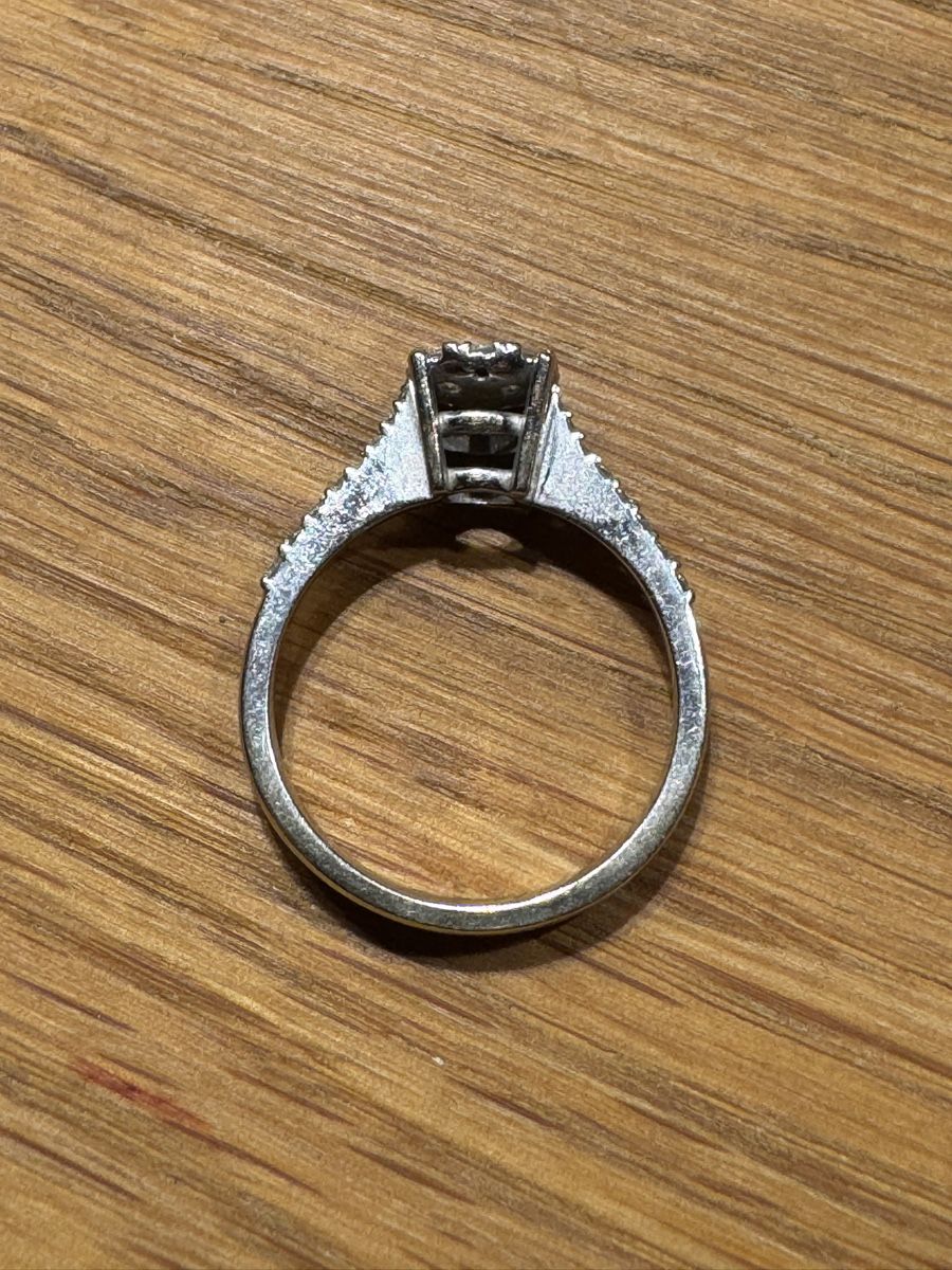 Ringe: Weissgoldring mit Diamanten – Gebraucht aus Langnau am Albis von belkone 2