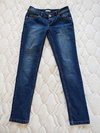 Jeans Clockhouse slim. Taille 38 (M). Neuf sans étiquette