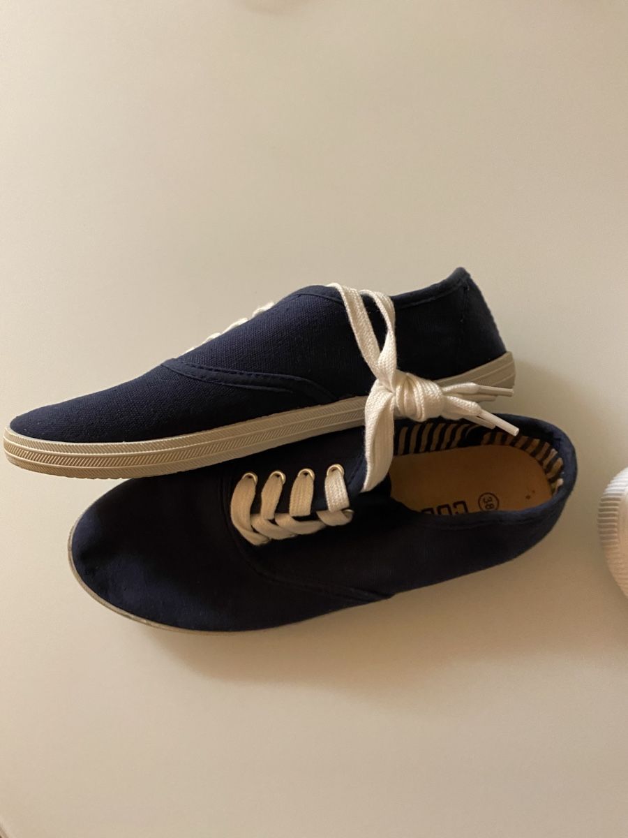 Scarpe per ragazze: Turnschuhe Grösse 38 neu – Nuovo (secondo la descrizione) da Hochdorf venduto da Katja014 1
