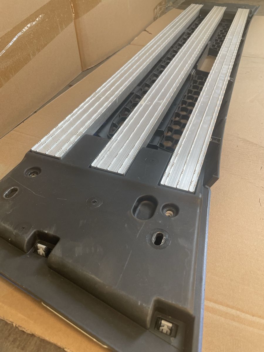 Scania Autocarri: SCANIA Frontgrill - 3 Stück – Usato da Niedergösgen venduto da Li-Li-Mo 4