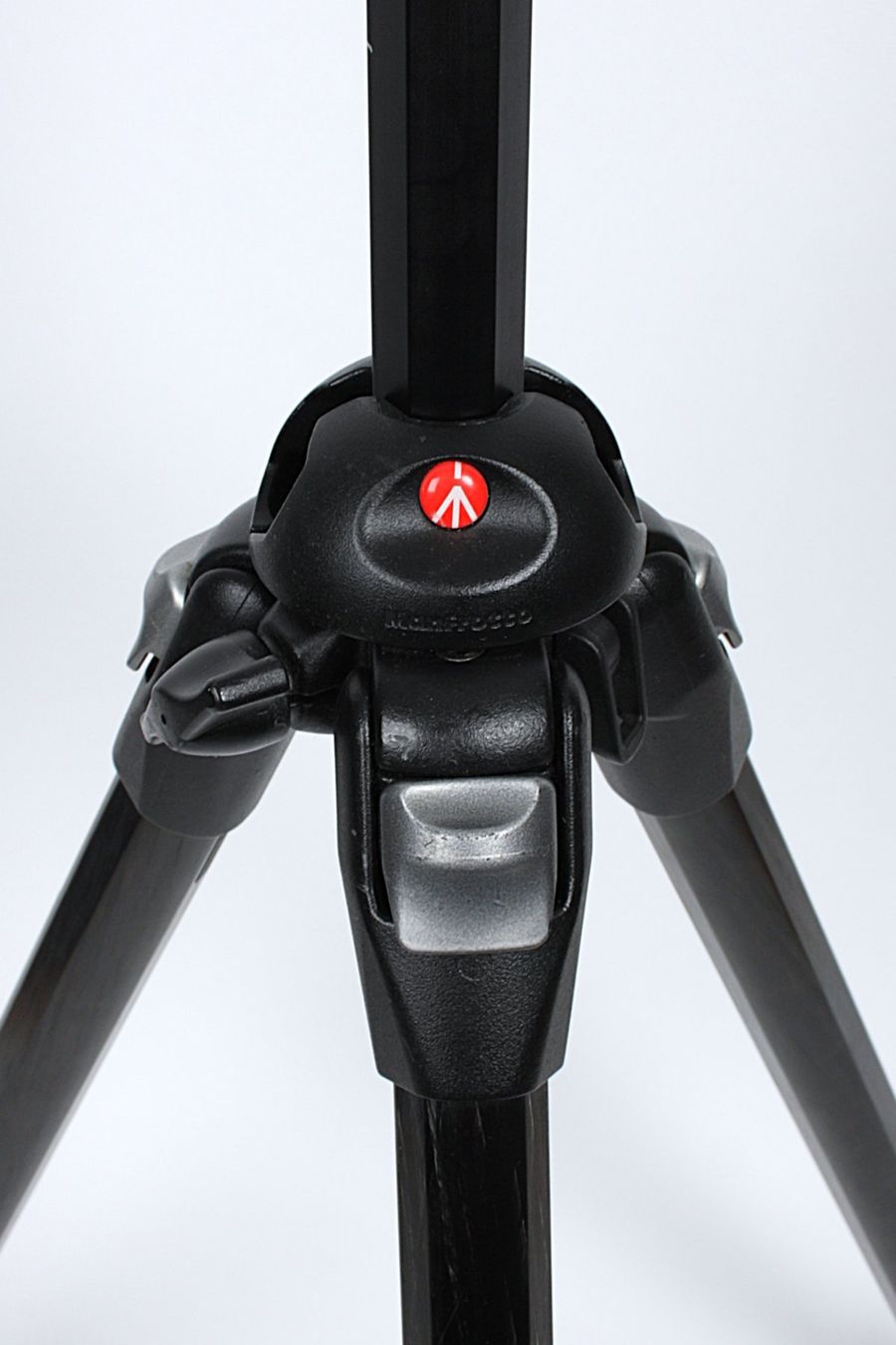 Manfrotto Treppiedi & Teste: MANFROTTO Carbonstativ mit Kugelkopf – Usato da Zollikofen venduto da Restwert_Zollikofen 9