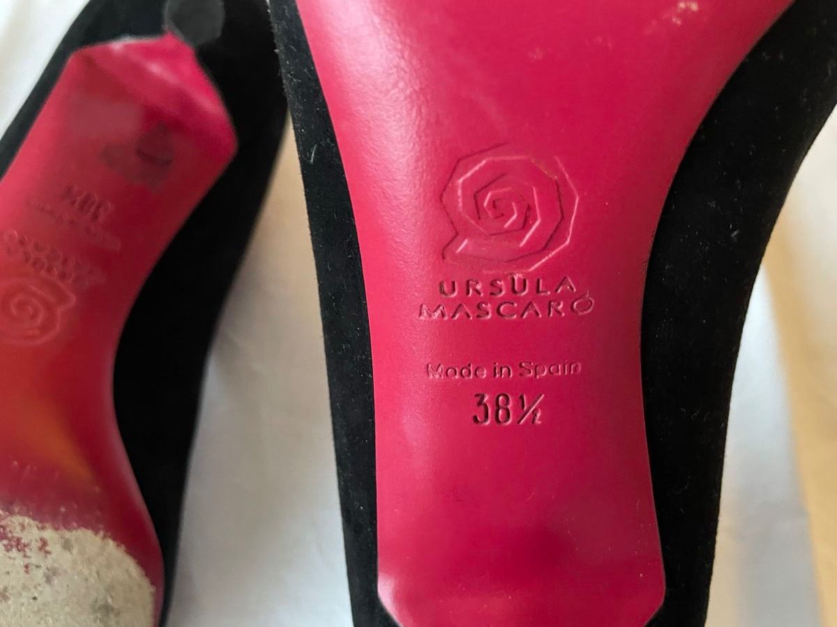 Scarpe da donna: Kittenheels - schwarze Wildleder Pumps, Grösse 38.5 – Usato da Luzern venduto da Moa09 2