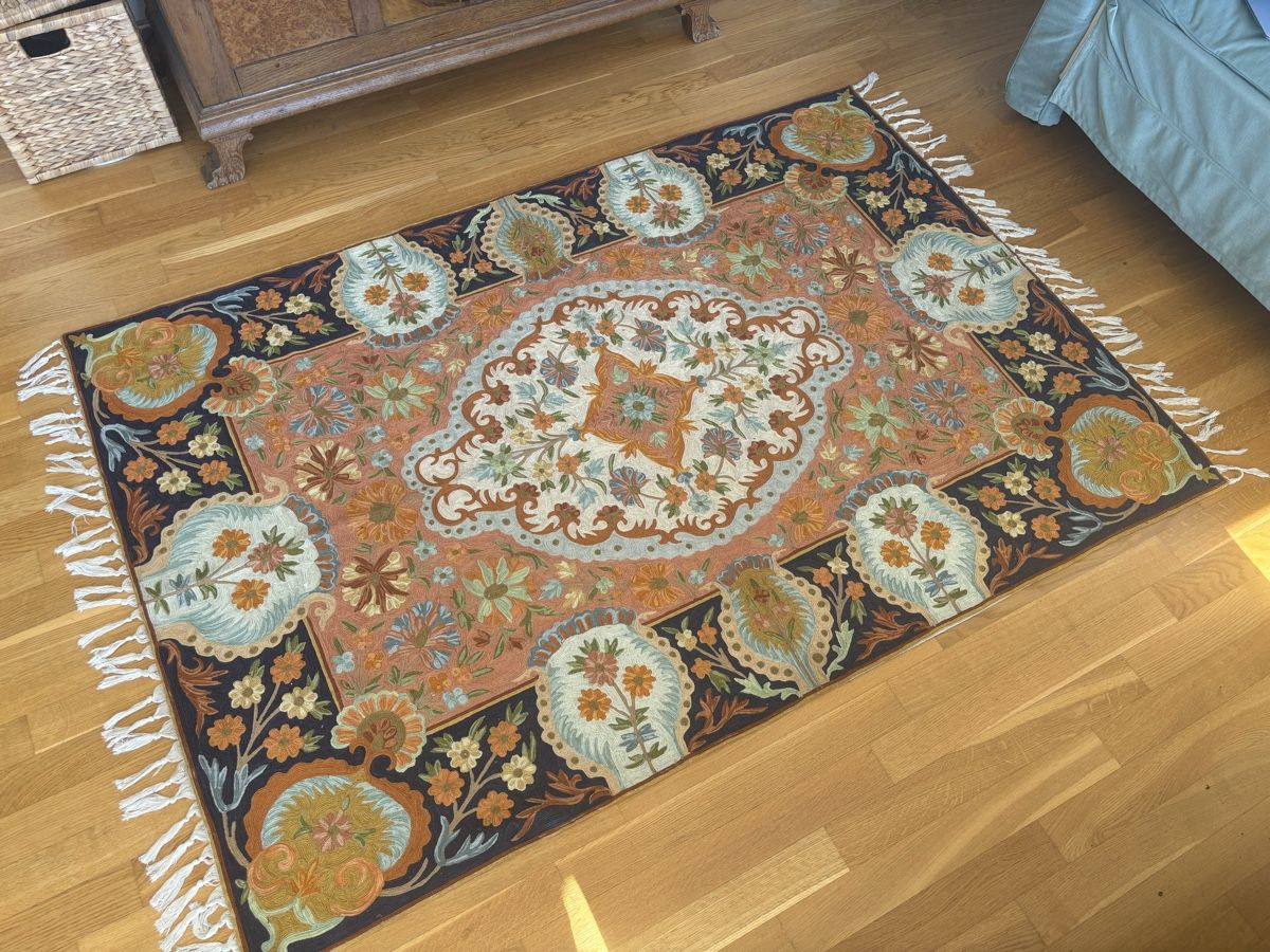 Tappeti: Handbestickter Teppich – Nuovo (secondo la descrizione) da Zollikerberg venduto da mvu_6h9q 1