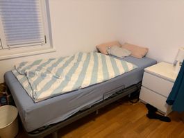 Bett 90x200, elektronisch verstellbar
