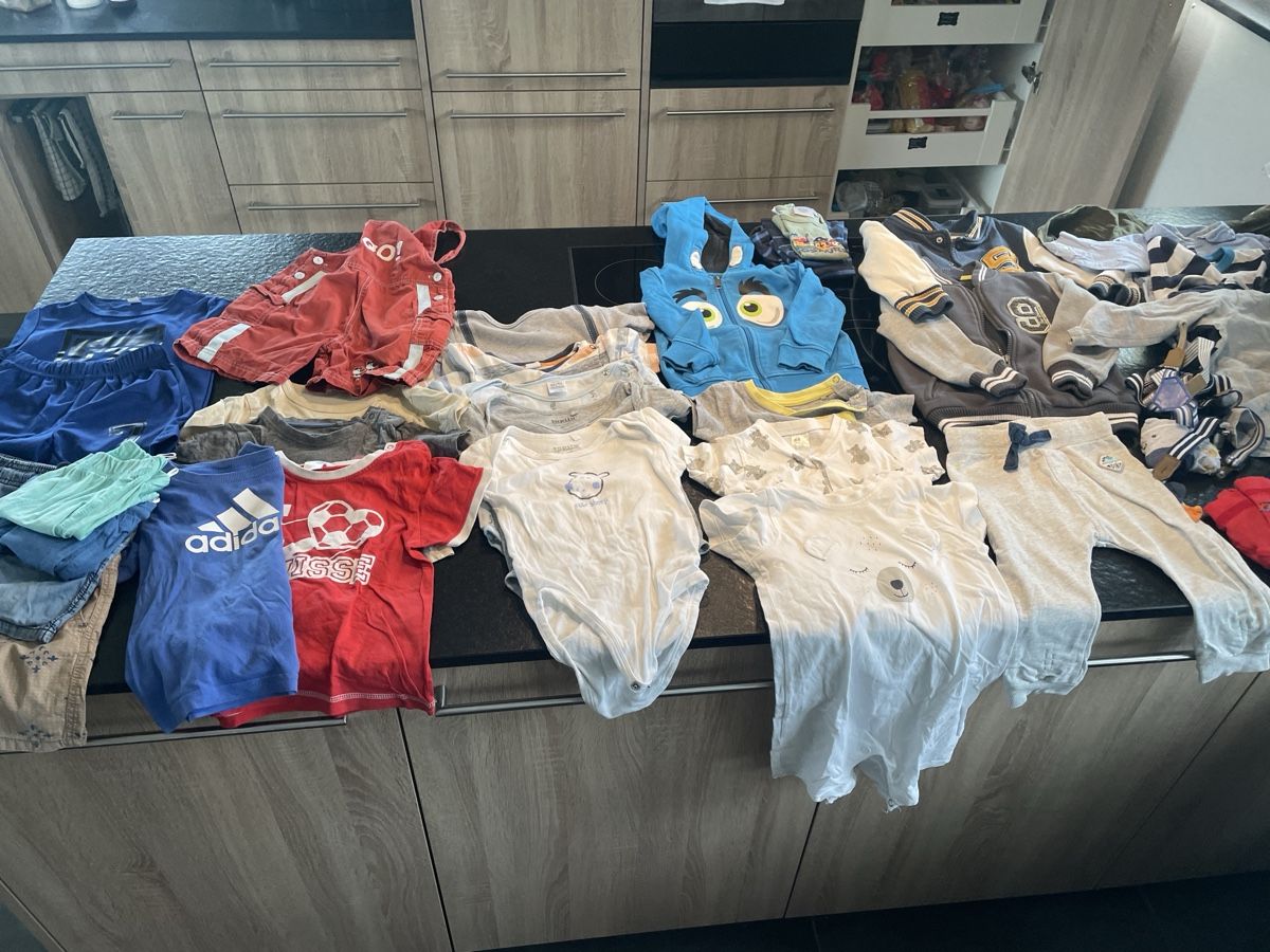 Lotti & Set di vestiti: Kleiderpacket 86/92 Jungs – Usato da Rheinklingen venduto da Wandita