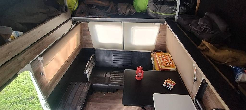 Véhicules de camping: Bedford CF Camper van vintage – D'occasion à Mont-sur-Rolle par ScaleFlyer 4