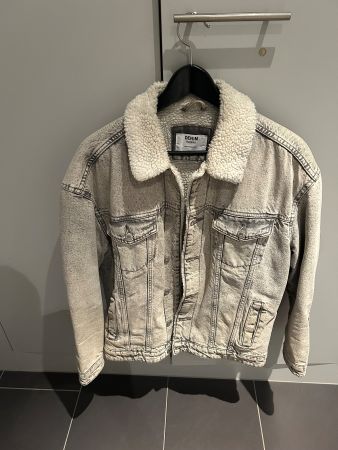 Bershka Winter Jacke