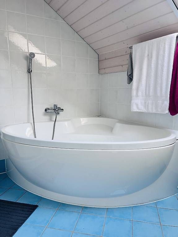 Badewannen: Baignoire d'angle – Gebraucht aus Echallens von fayetrahel 1