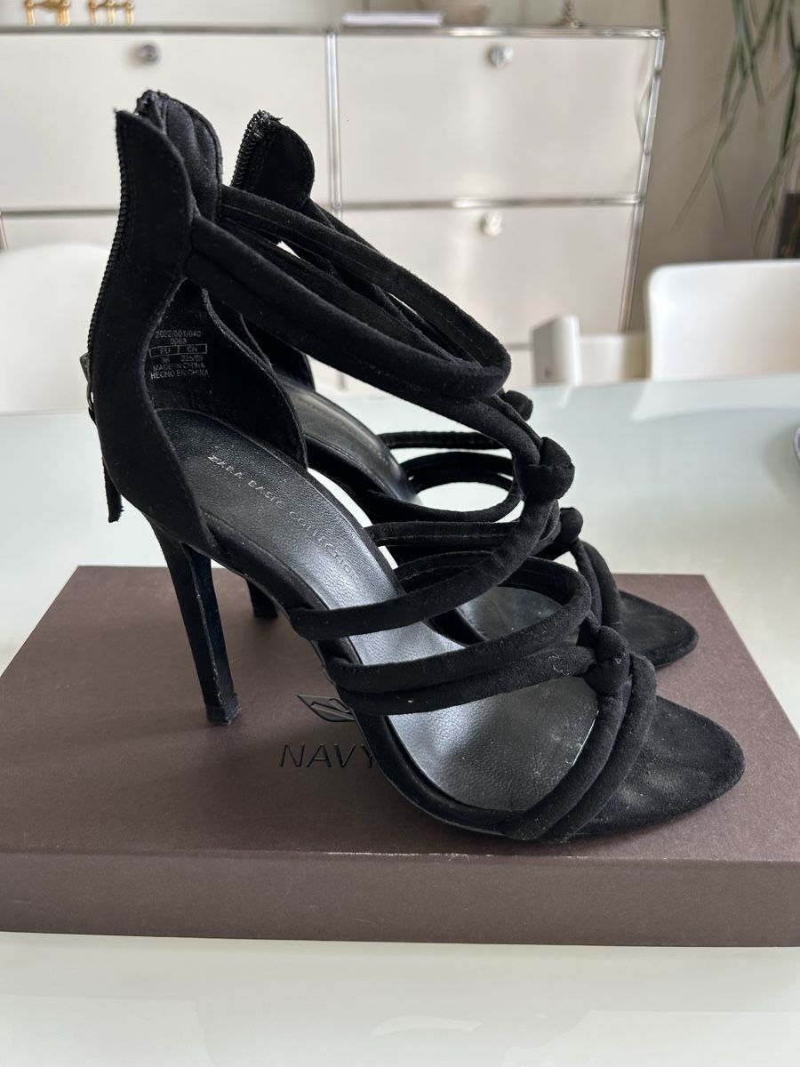Zara Scarpe da donna: Zara Basic, schwarze High Heels mit Knoten, Grösse 36. – Usato da Zürich venduto da fabisebas