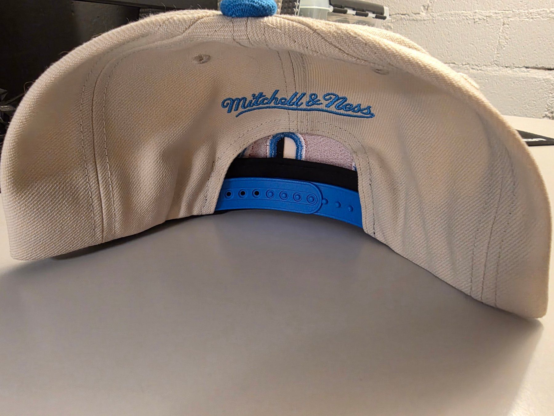 Mitchell & Ness Copricapi, berretti & cappellini: Cap Mitchell & Ness Original Fit Snapback Quebec Nordiques – Nuovo e nell'imballaggio originale da Mörigen venduto da Gadgeteer 2