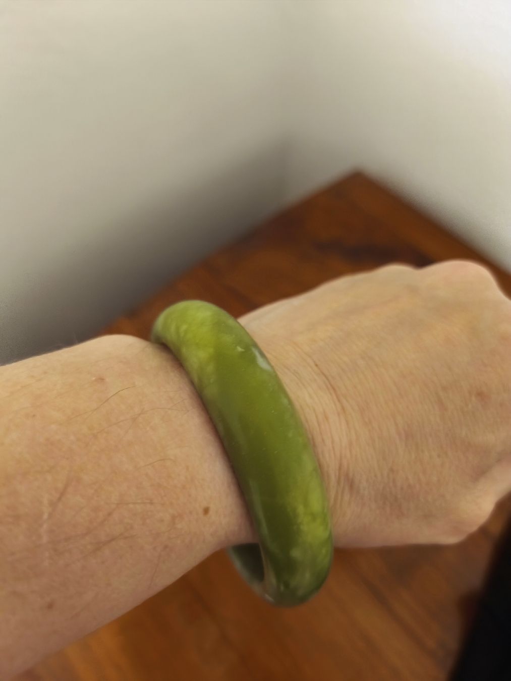 Bracciali & Braccialetti: Jade Armreif, neu, Innen Durchmesser 6cm – Nuovo (secondo la descrizione) da Winterthur venduto da leovale 1